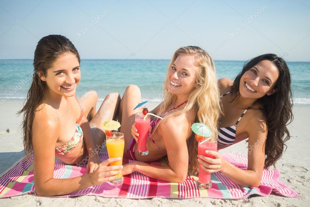 depositphotos_76362761-stock-photo-friends-drinking-cocktails-at-beach.jpg
