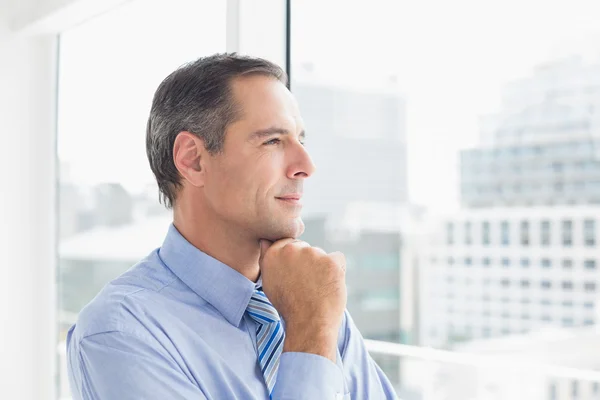 Thoughtful businessman looking away — Stock Photo, Image