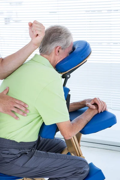 Man having back massage — Stock Photo, Image