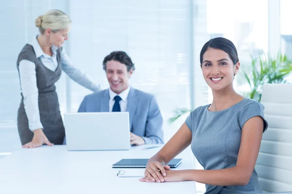 Business people in discussion in an office — Stock Photo, Image