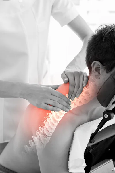 Highlighted spine of man at physiotherapy — Stock Photo, Image