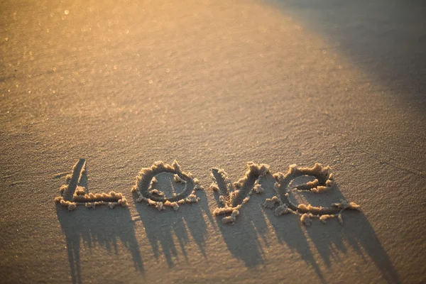 Liebe geschrieben am Strand — Stockfoto