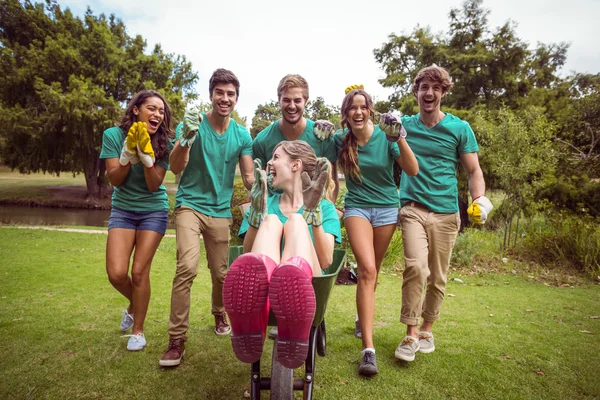 Happy friends gardening for the community — Stock Photo, Image