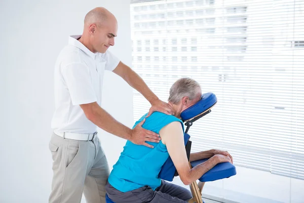 Man having back massage — Stock Photo, Image