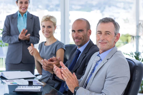 Zakelijke team met een bijeenkomst — Stockfoto