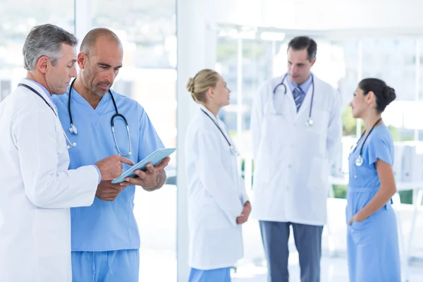 Team of doctor discussing together — Stock Photo, Image