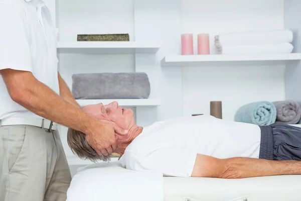 Man receiving neck massage — Stock Photo, Image