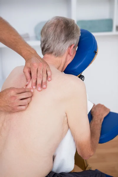 Man having back massage — Stock Photo, Image