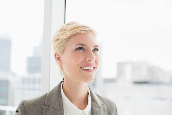 Thoughtful businesswoman looking away — Stock Photo, Image