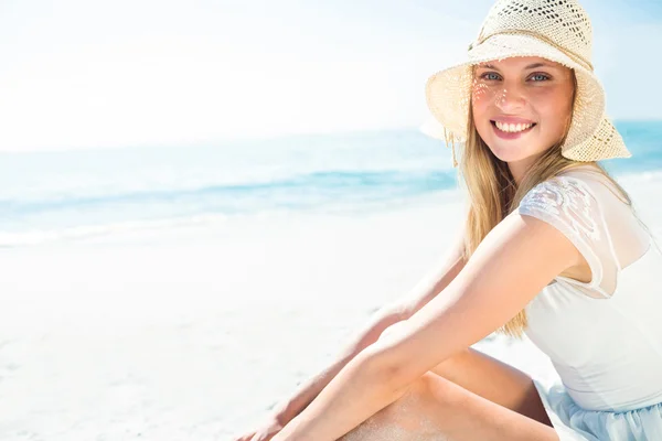 Beautiful blonde woman on a sunny day — Stock Photo, Image