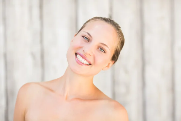 Mooie jonge vrouw — Stockfoto