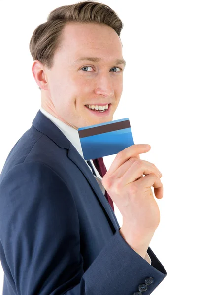Biznesmen pokazano jego karty kredytowej — Zdjęcie stockowe