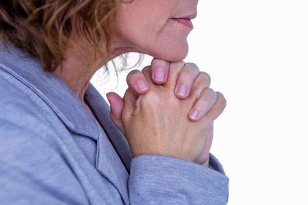 Ziemlich brünette Frau beten — Stockfoto