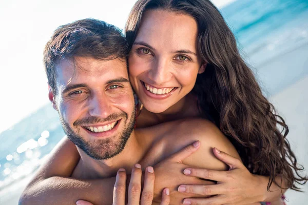 Happy couple smiling — Stock Photo, Image