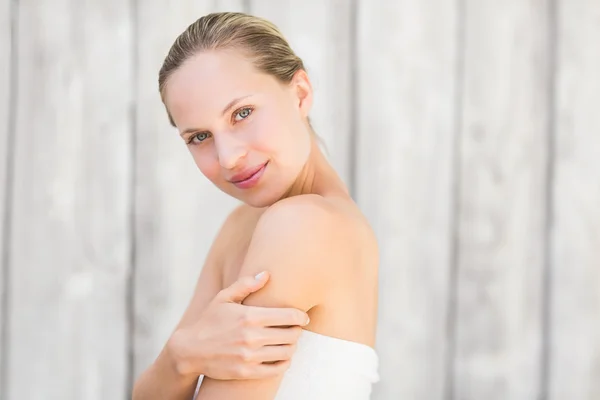 Mulher bonita jovem — Fotografia de Stock