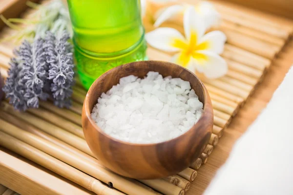 Salt scrub and oil massage — Stock Photo, Image