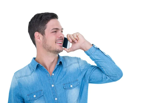 Hipster souriant ayant un appel téléphonique — Photo