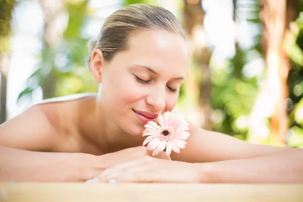 Woman getting massage on her back — ストック写真