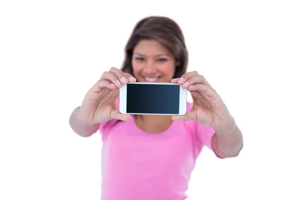 Morena tomando selfie com smartphone — Fotografia de Stock