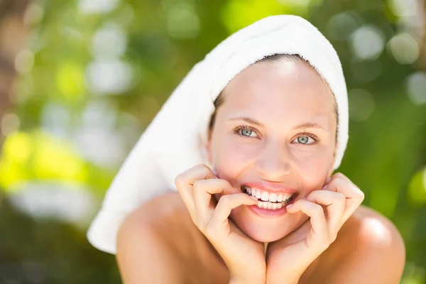 Una donna che si prepara per la giornata termale — Foto Stock