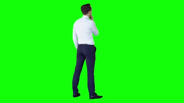 緑色の画面で思考のビジネスマン — ストック動画