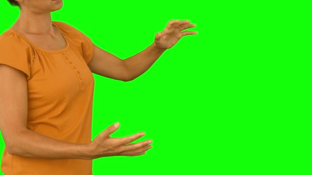 Casual woman presenting with hand — Stock Video