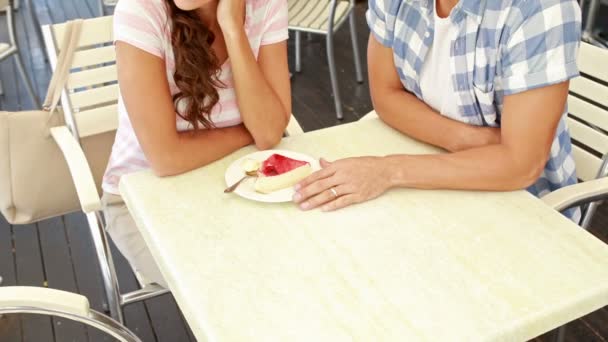 Pareja no hablando después de una discusión — Vídeos de Stock