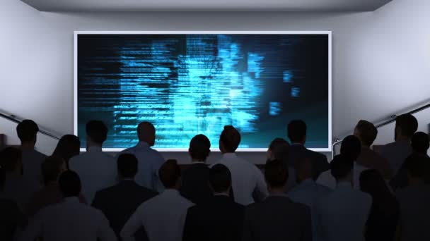 Mensen uit het bedrijfsleven kijken gegevens matrix op scherm — Stockvideo