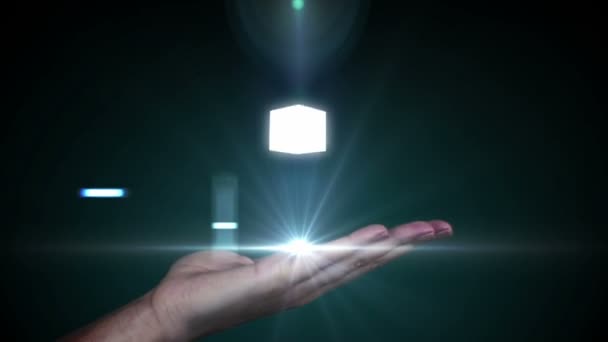 Femme d'affaires utilisant une tablette avec des cubes holographiques — Video