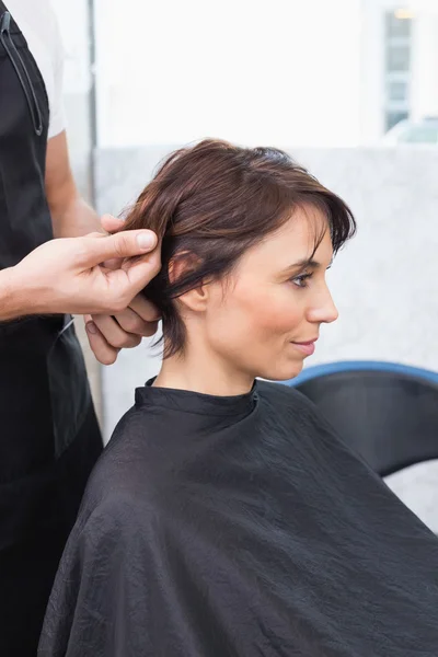 Mulher na consulta de cabelo — Fotografia de Stock