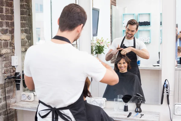 Estilista con cliente — Foto de Stock