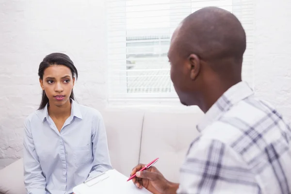 Therapist listening to talking patient — Stock Photo, Image