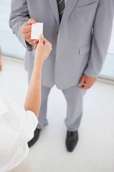 Businesswoman offering business card — Stock Photo, Image