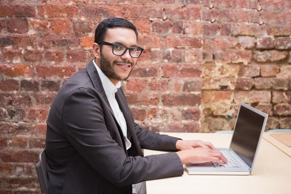 Empresário usando o computador — Fotografia de Stock