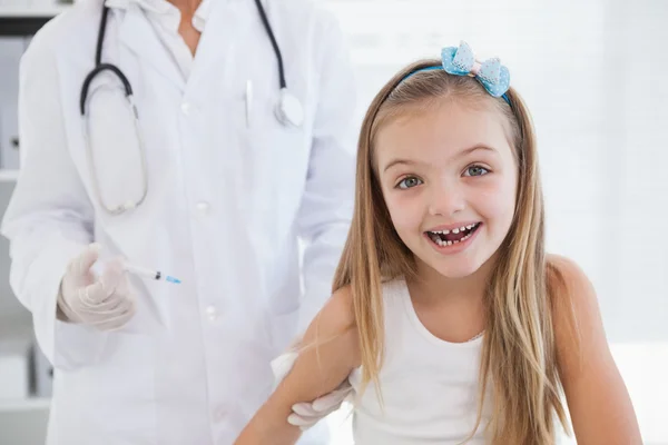 Doctors about to get an injection — Stock Photo, Image