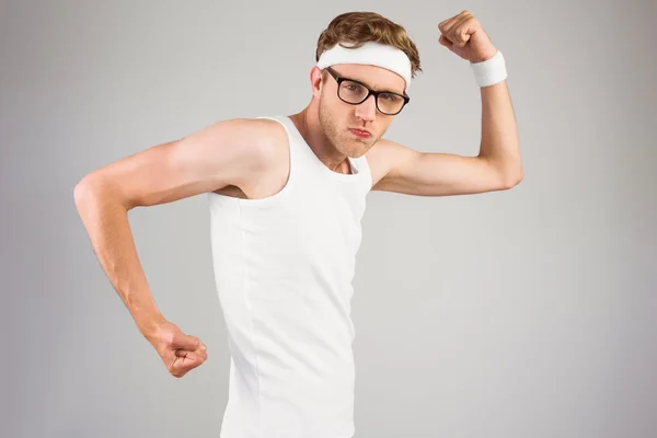 Hipster posiert in Sportbekleidung — Stockfoto