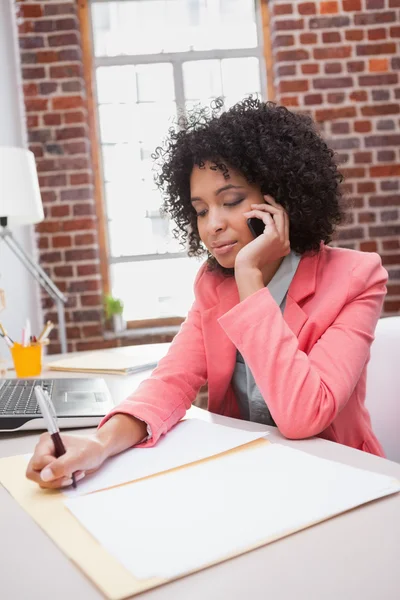 Businesswoman speaking on phone — Stock Photo, Image