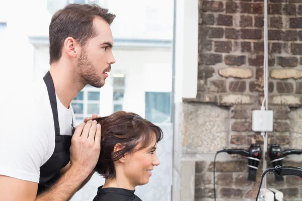 Donna all'appuntamento capelli — Foto Stock