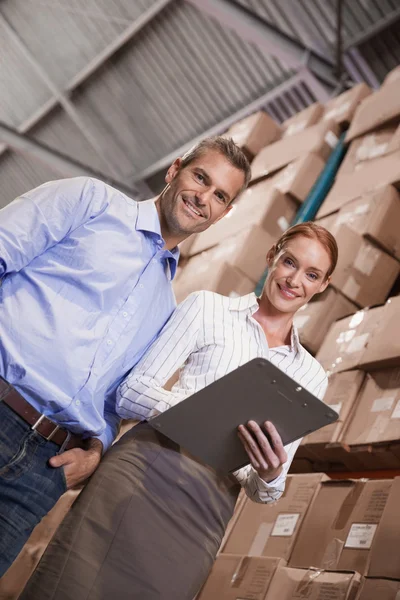 Colegas trabajando juntos — Foto de Stock