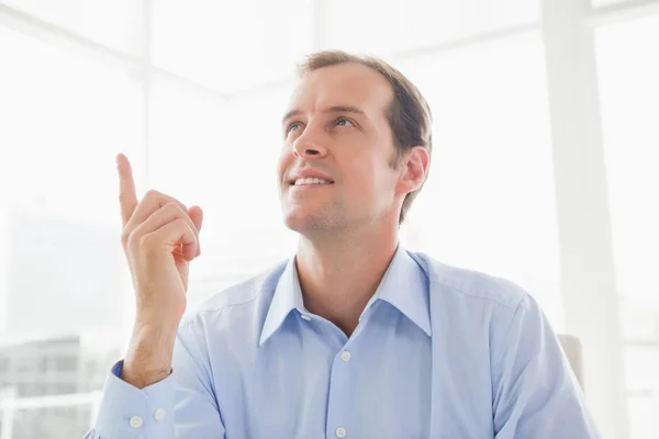 Hombre de negocios teniendo una idea —  Fotos de Stock