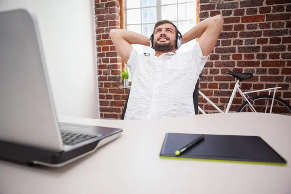 Designer using graphics tablet and laptop — Stock Photo, Image