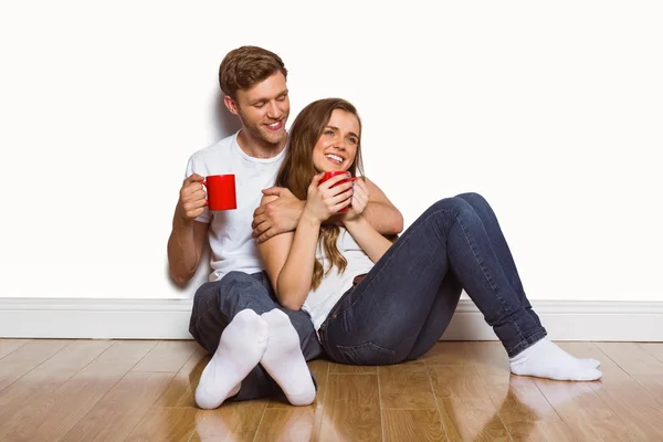 Couple avec tasses à café — Photo