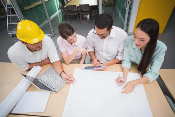 Equipo de arquitectura trabajando — Foto de Stock