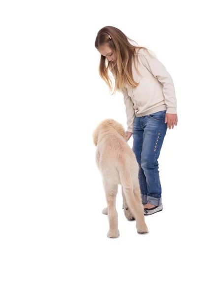 女の子遊びとともに子犬 — ストック写真