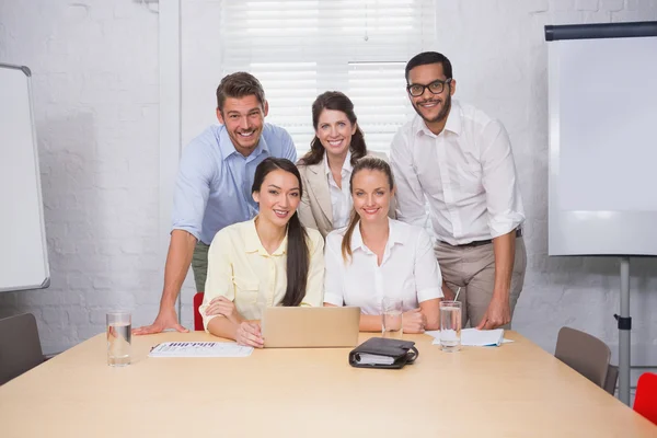 Equipo de negocios que tiene reunión —  Fotos de Stock