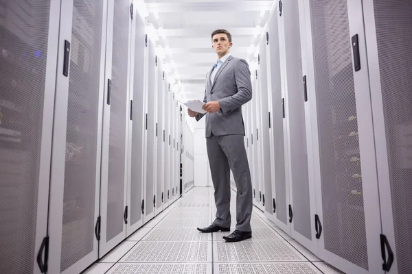 Técnico en traje de pie — Foto de Stock