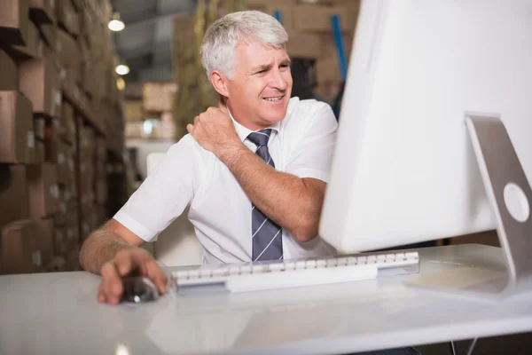 Manager utilizzando il computer — Foto Stock