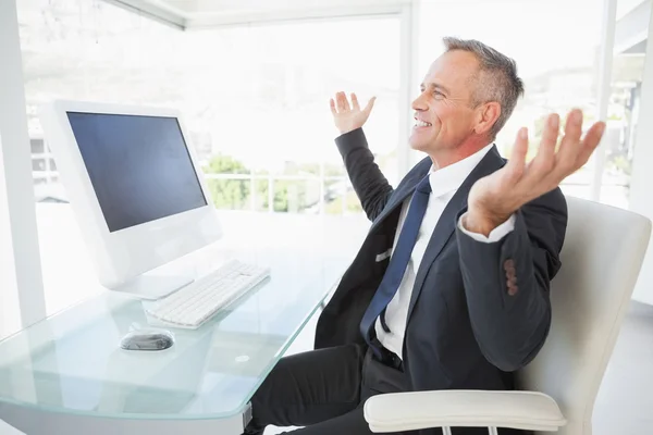 Zakenman genieten van goede dag — Stockfoto