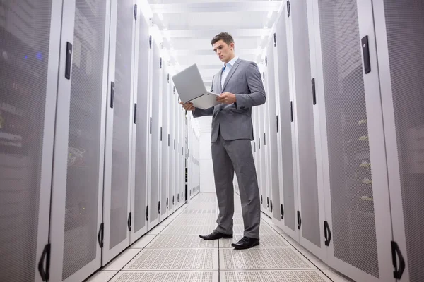 Técnico en traje de pie — Foto de Stock