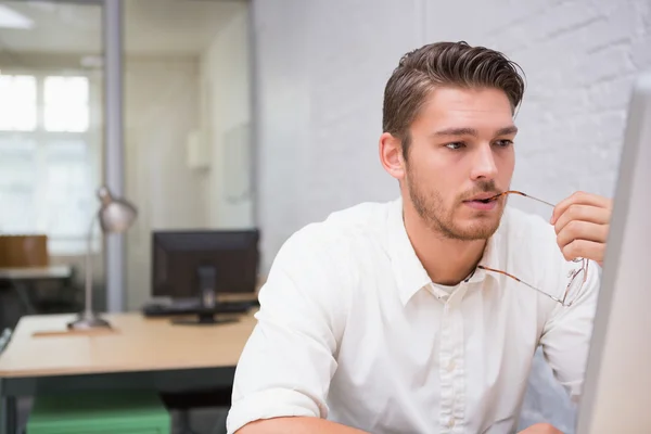 Businessman looking at computer — Stock Photo, Image